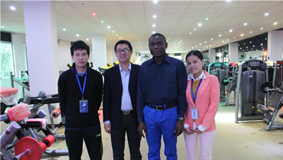 尼日利亚客户来中国采购酒店健身房器材