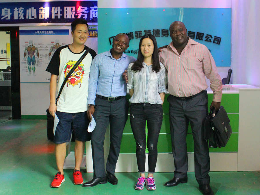 赞比亚客户来中国采购健身器材