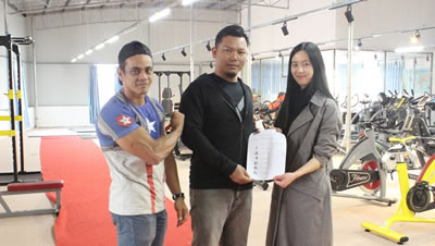 马来西亚客户开健身工作室进口博菲特器材