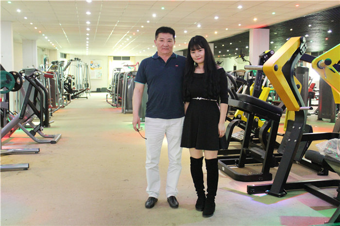 外蒙古客户来中国采购健身器材