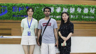 卡塔尔客户来中国采购博菲特健身房器材 